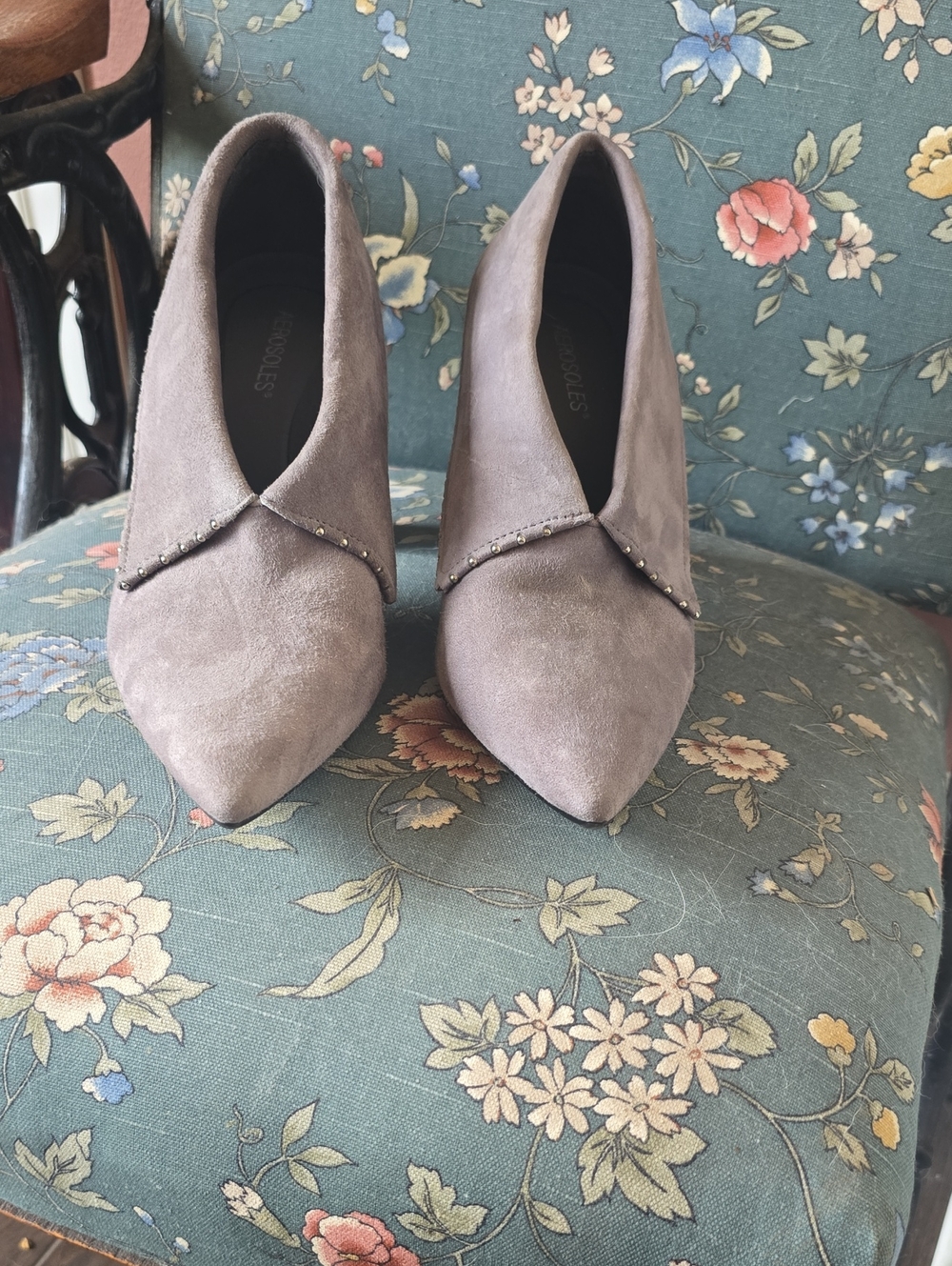 AEROSOLES Grey Suede Pointed-Toe Heels with Stud Trim
